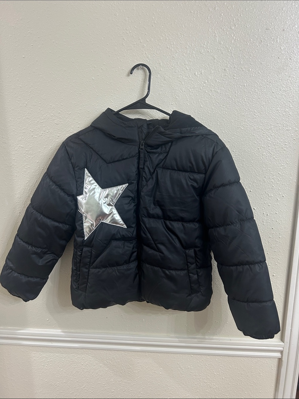 Old Navy Black Puffer Jacket with Silver Star Accent girls size Large (10-12)